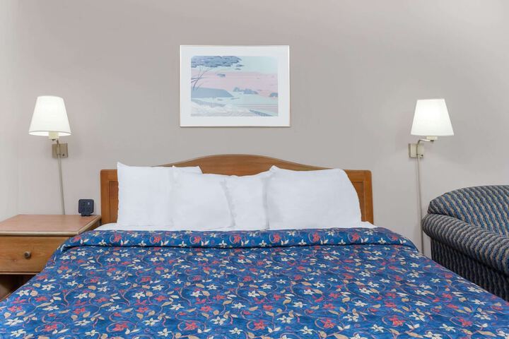 Room 13 of 23