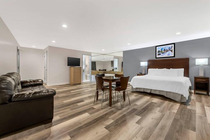 Rodeway Inn Lyons - La Grange