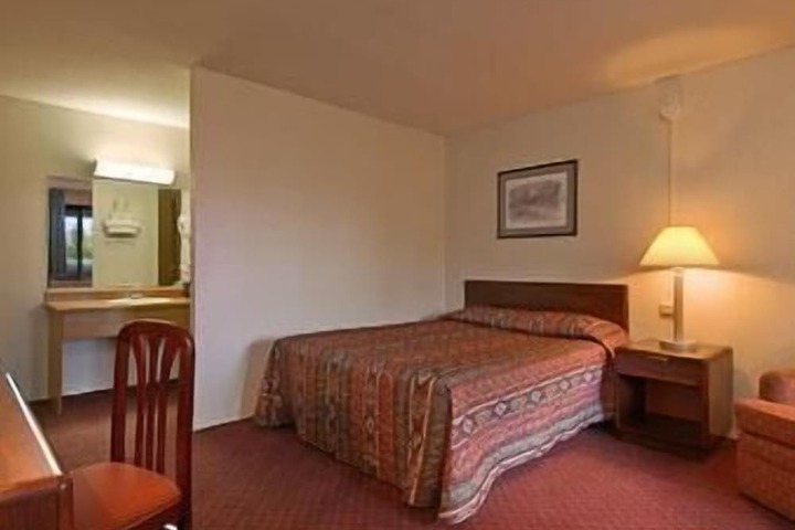 Room 18 of 23