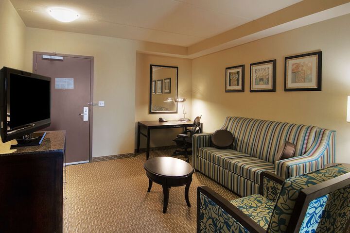 Room 33 of 53