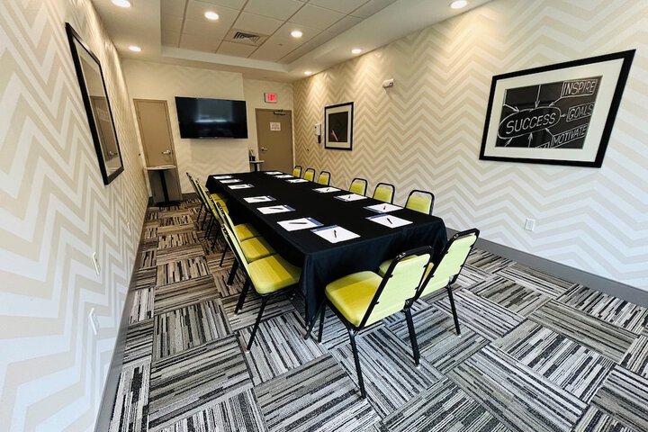 Holiday Inn Express & Suites Shippensburg by IHG