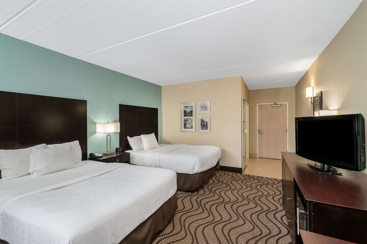 Room 33 of 44