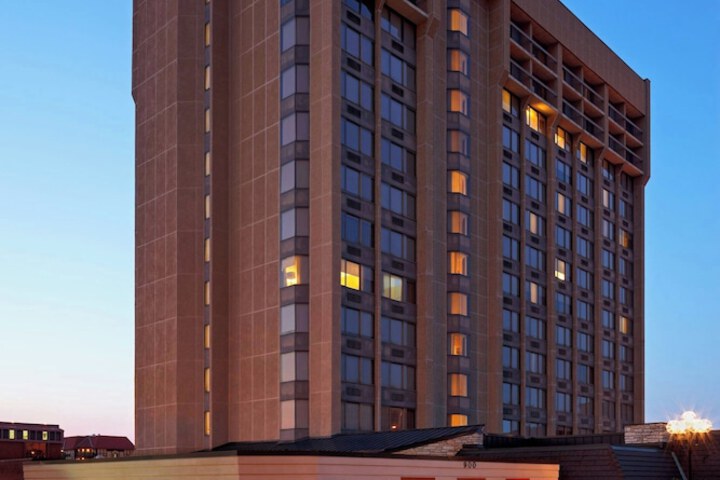 Sheraton Westport Plaza Hotel St. Louis