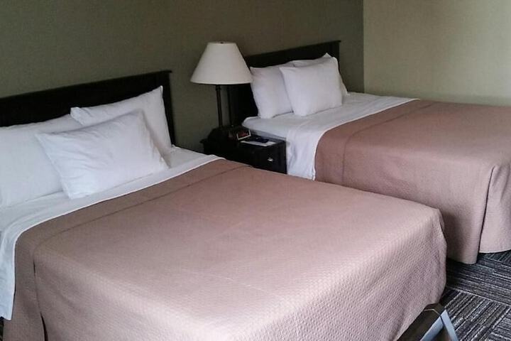 Sunlac Inn Devils Lake