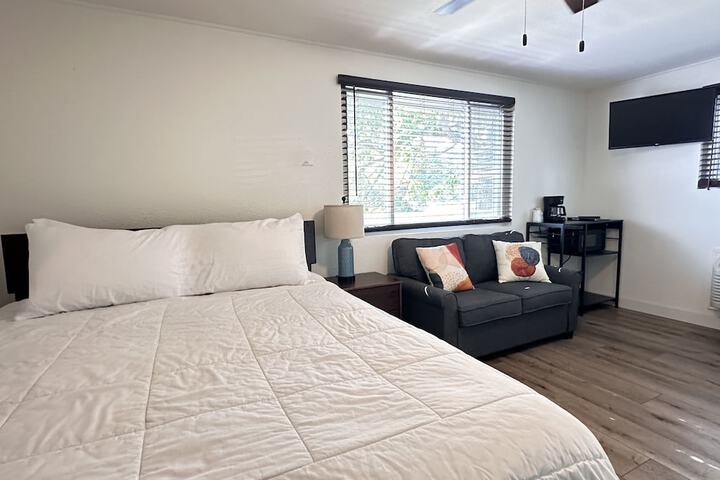 Room 103 of 299