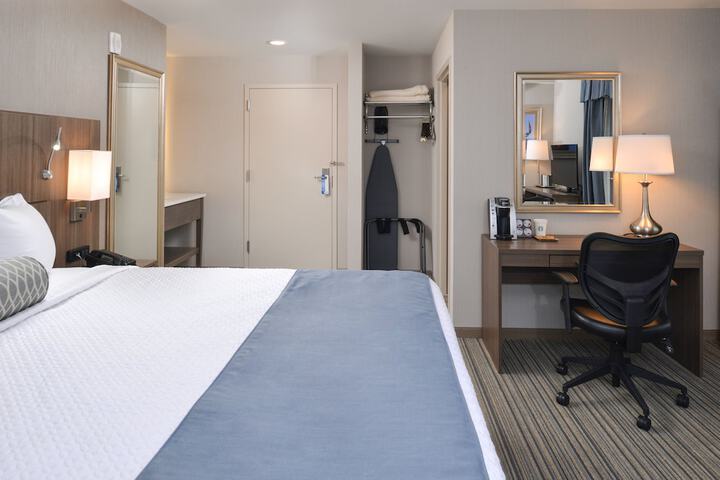 Room 18 of 34
