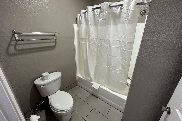 Motel 6 Alvarado TX