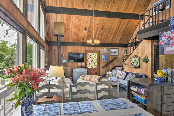 Waterfront Cabin w / Fire Pit in Gig Harbor!