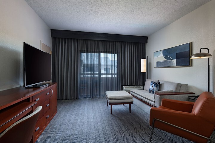 Room 15 of 34