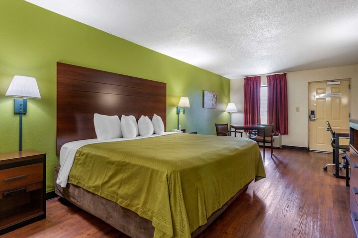 Room 17 of 29