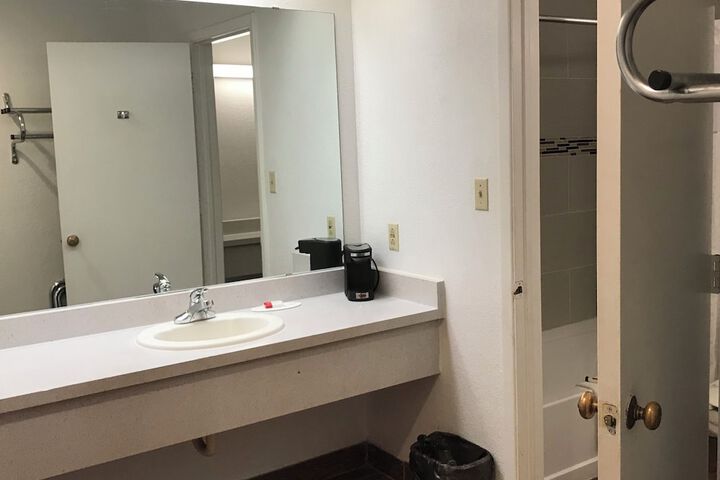 Room 9 of 15