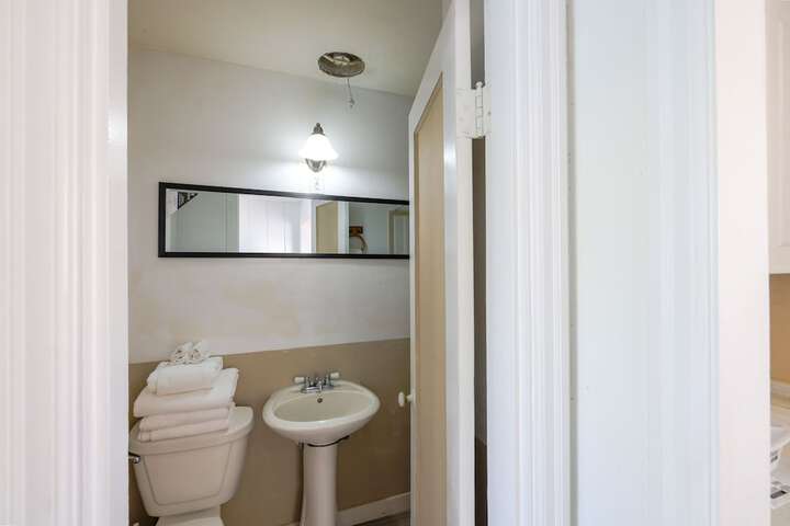 Room 9 of 16