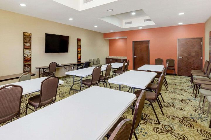Comfort Suites Cotulla near I-35