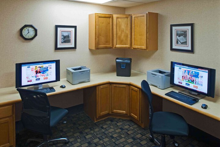 Business Center 42 of 43