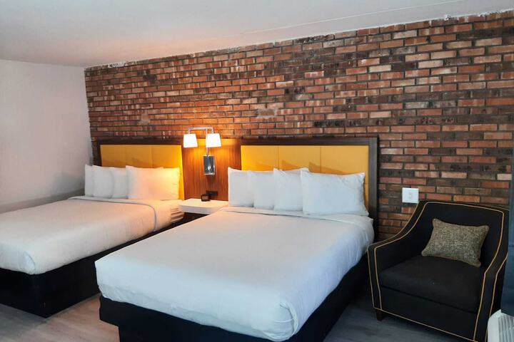 Penn Lodge Hotel & Suites
