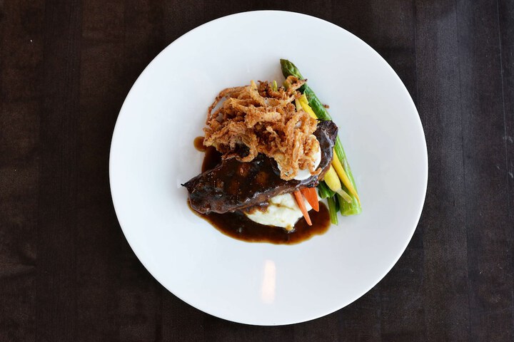 Dining 33 of 69