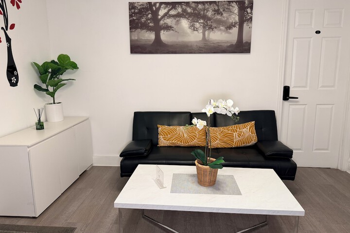 Modern Private Share Bedroom Bus stop to NYC