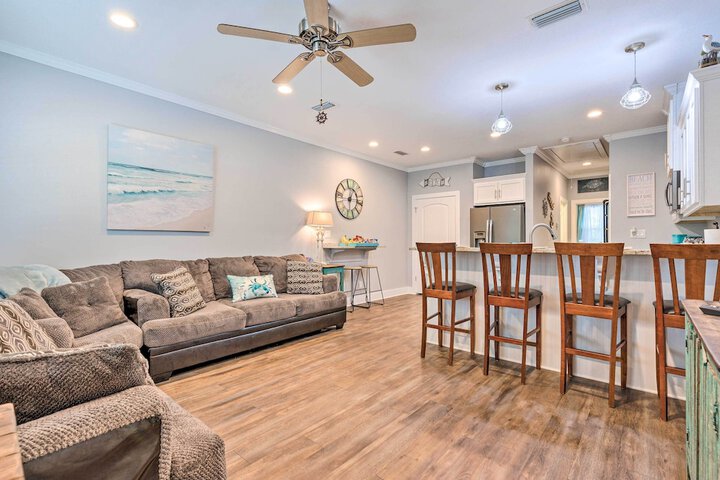 Dauphin Island Retreat: 2 Blocks to Beach!