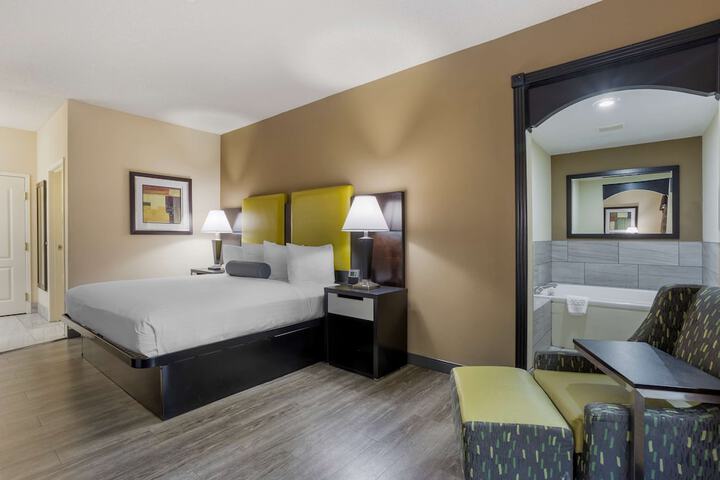 Room 9 of 36