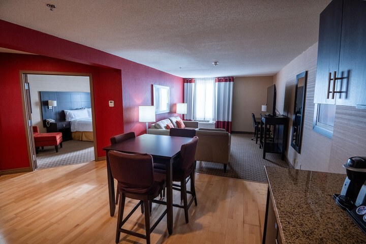 Room 35 of 65