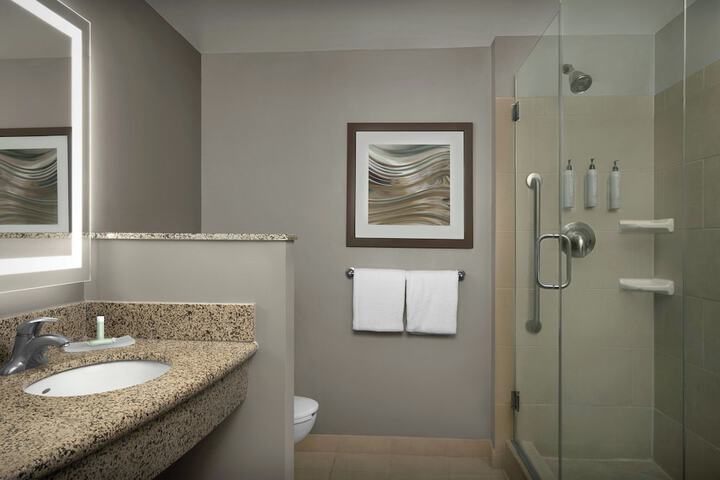 Courtyard by Marriott Greensboro Airport