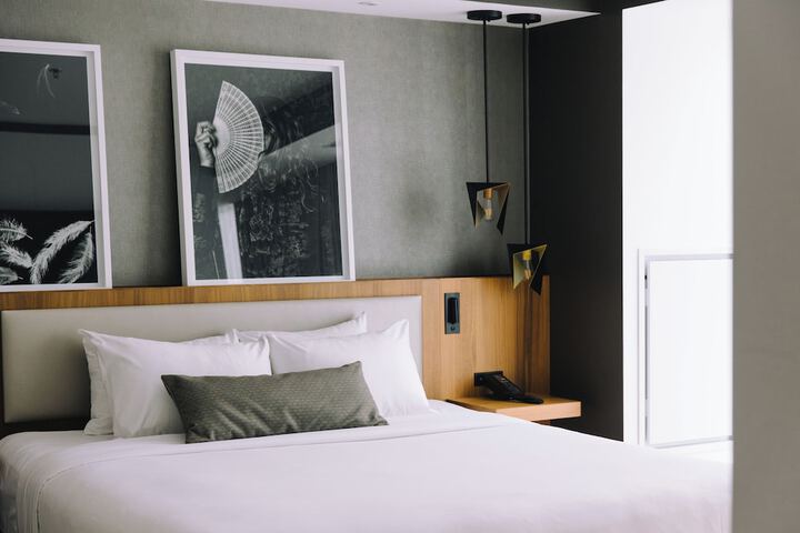 Room 33 of 66