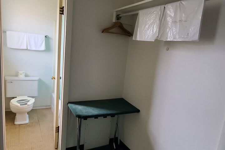 Room 44 of 51