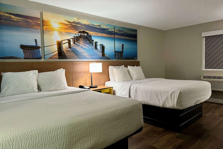 Room 11 of 24