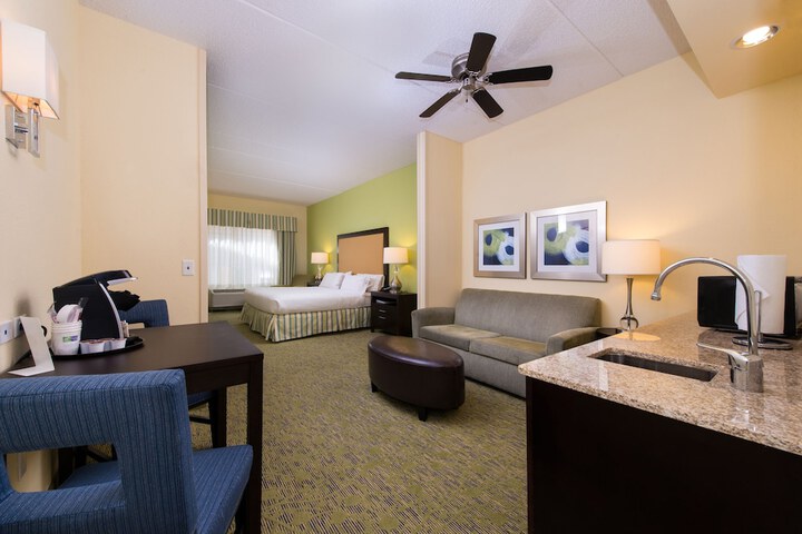 Holiday Inn Express Hotel and Suites Scranton by IHG