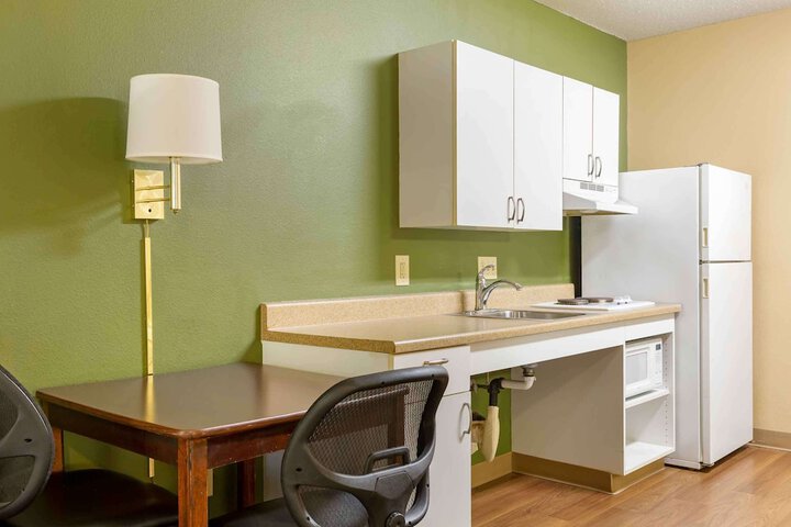 Extended Stay America Select Suites Hartford Manchester