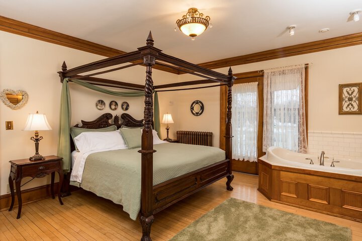 Room 19 of 53