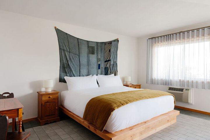 Room 9 of 26