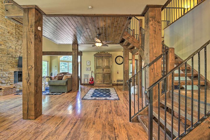 Incredible Lake Arrowhead Home w / Views & Decks!