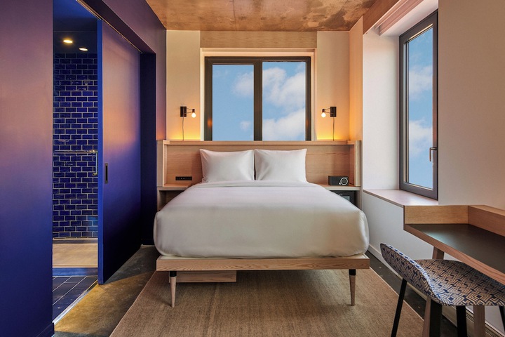 Room 15 of 50