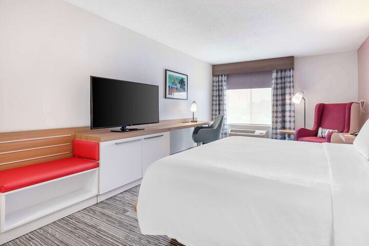 Room 9 of 25