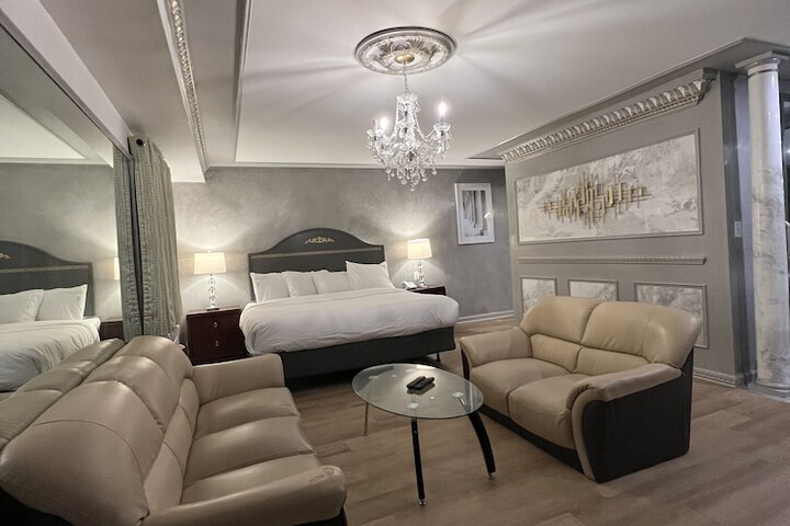 Room 28 of 62