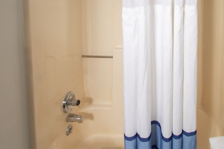 Room 12 of 21