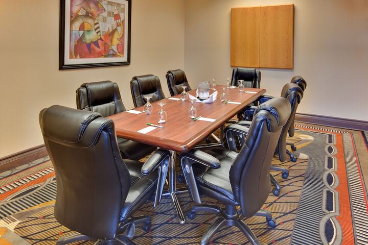Holiday Inn & Suites Bakersfield by IHG