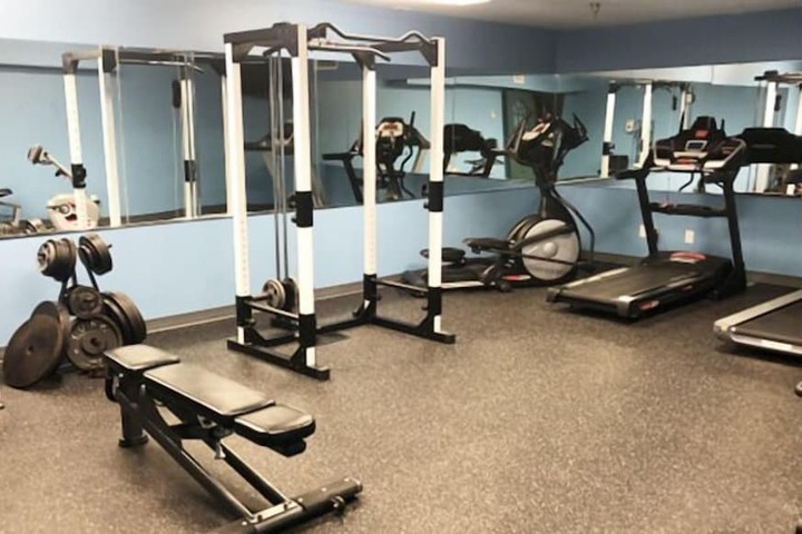 Ivy Court Inn & Suites