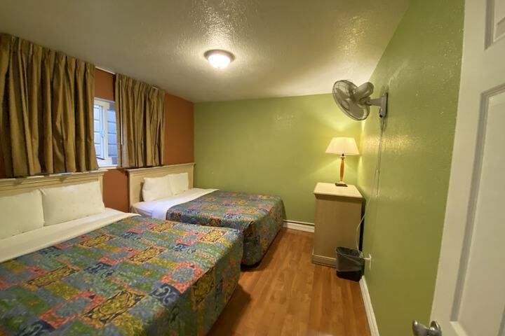 Room 35 of 78
