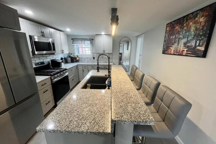 5 Bed 3 bath Apt Near Jiminy Peak Berkshires