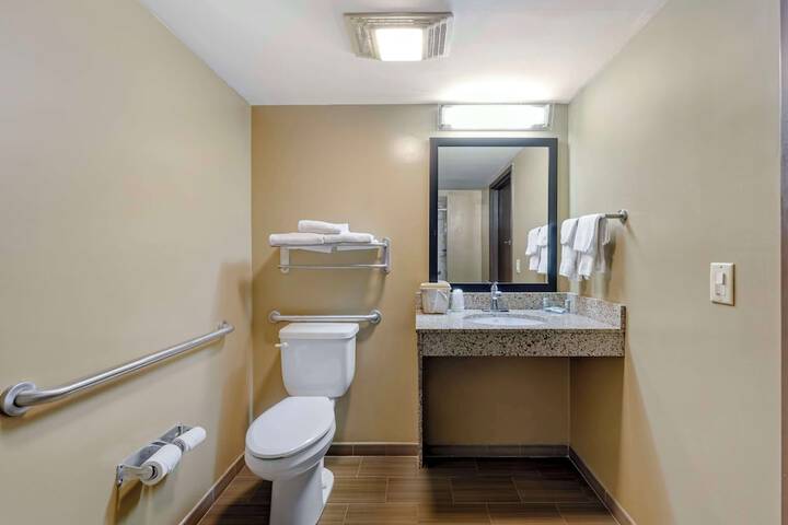 Room 14 of 37