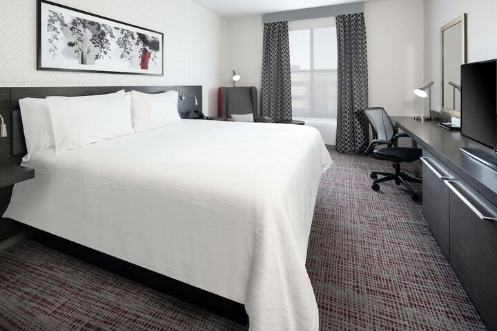 Room 28 of 43