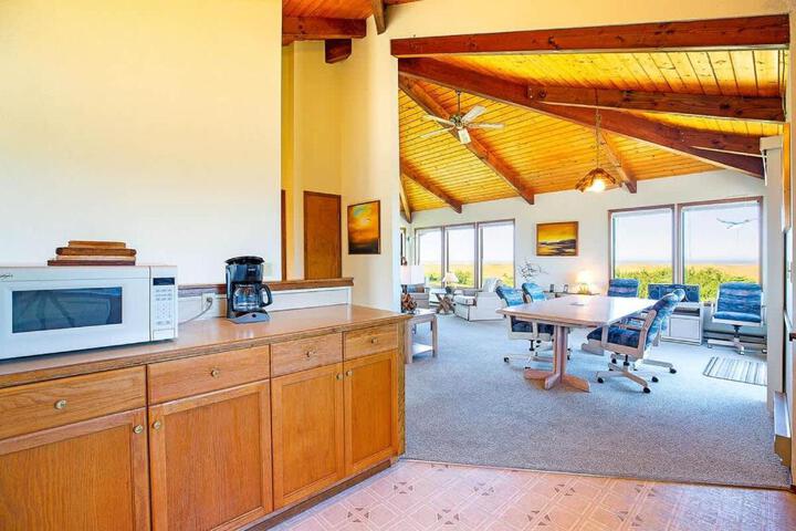 Haven Hideaway - Ocean Views from Every Room