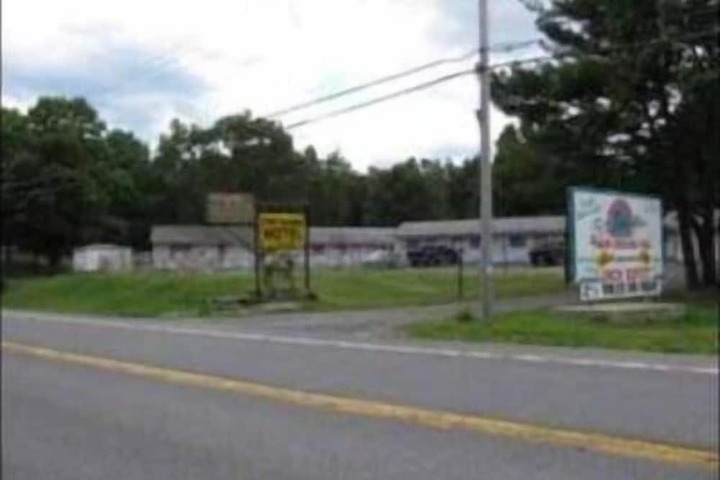 Four Seasons Motel