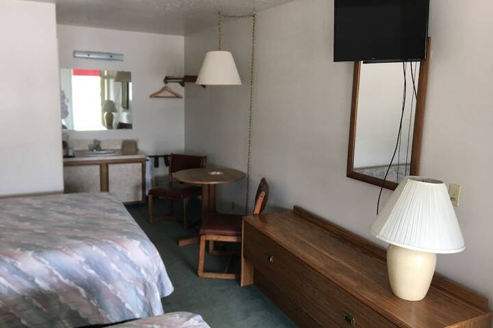 Room 9 of 12