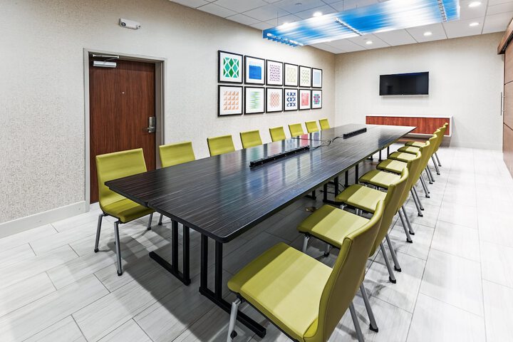 Holiday Inn Express & Suites Stafford NW - Sugar Land by IHG