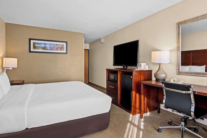 Room 17 of 43