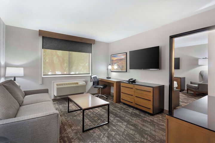 Room 14 of 37