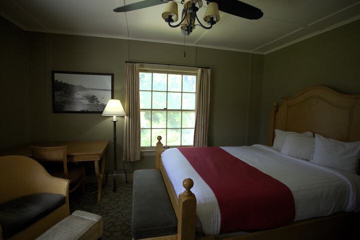 Room 30 of 73